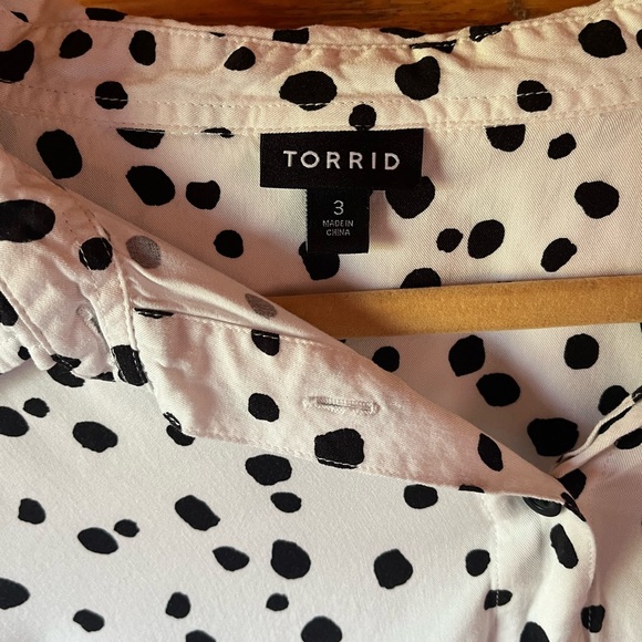 #45 TORRID size 3 Harper top - Picture 2 of 4